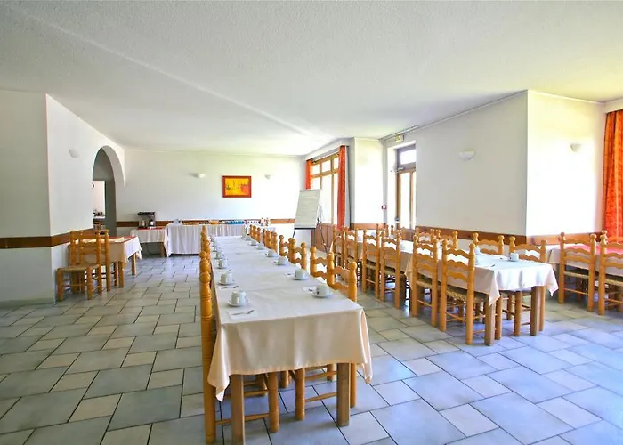 Le Helene Отель Sainte-Helene-sur-Isere